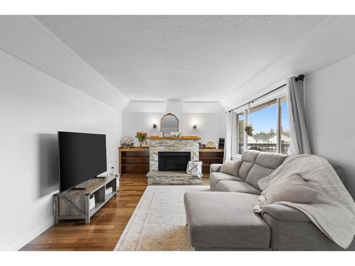 Photo de la propriété:  46307 Riverside Drive  BC V2P 3L2 