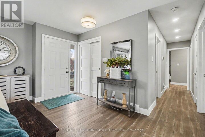 Photo de la propriété:  1149 Parisien Street  ON K1B 3N3 