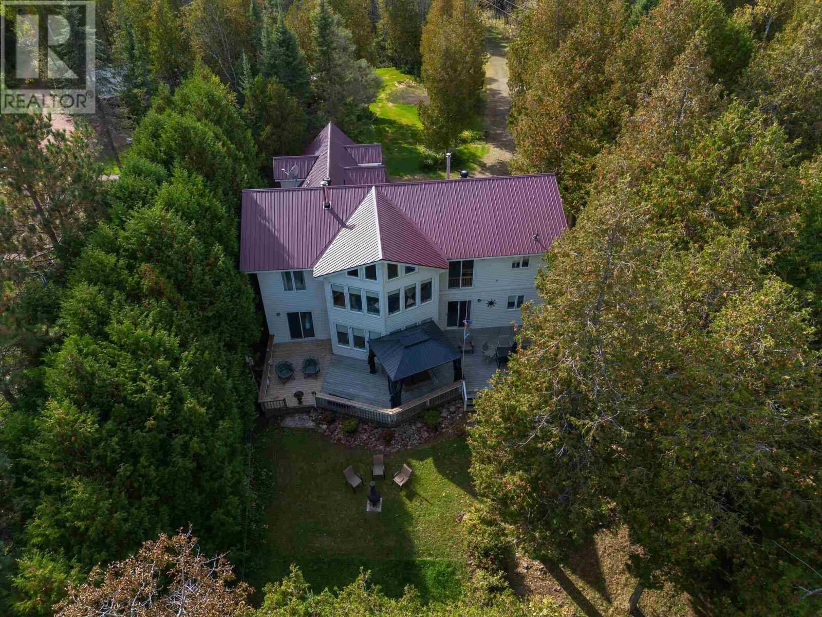 Photo de la propriété:  3882 Hamilton Dr  ON P0R 1G0 