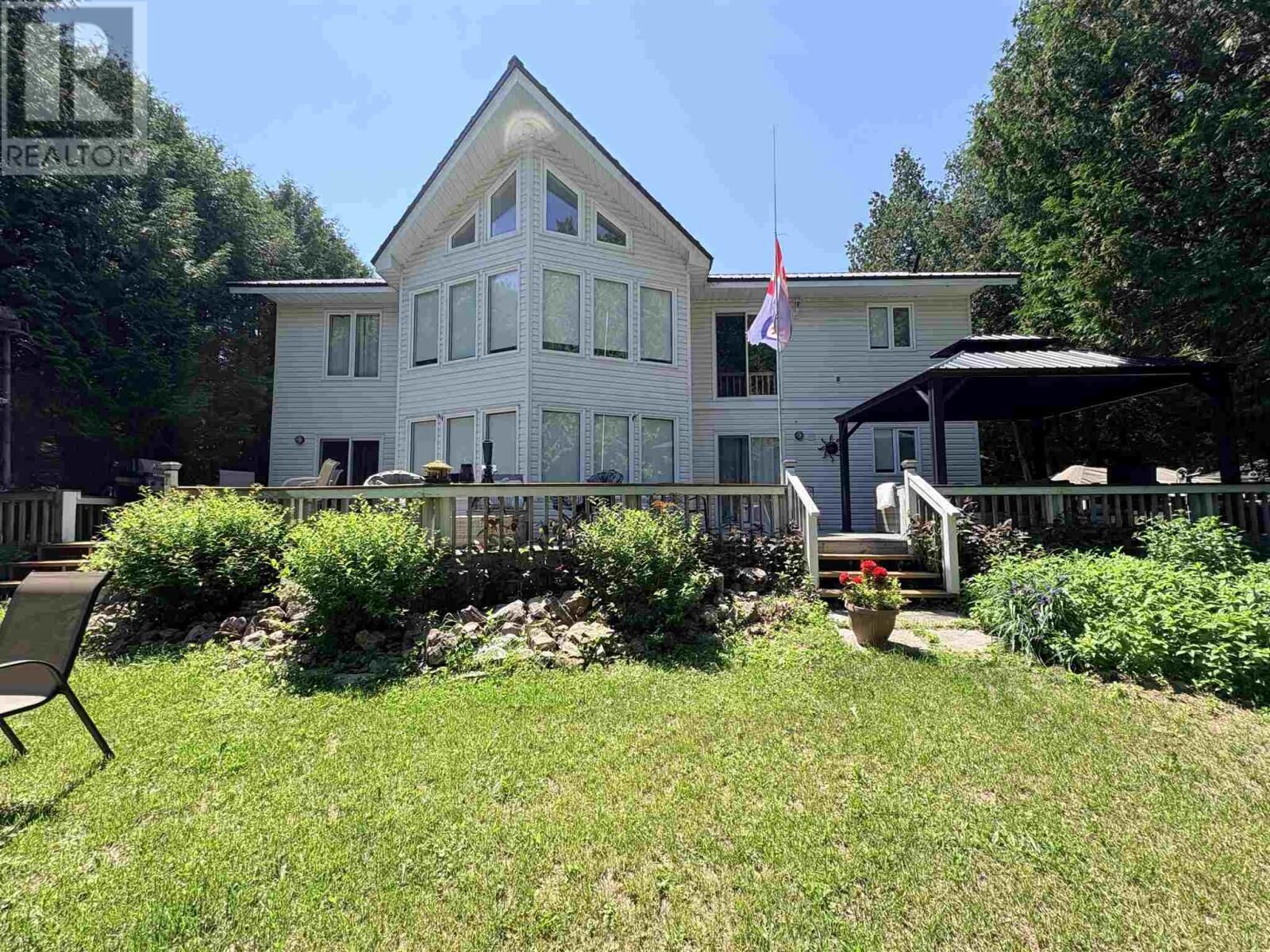 Photo de la propriété:  3882 Hamilton Dr  ON P0R 1G0 