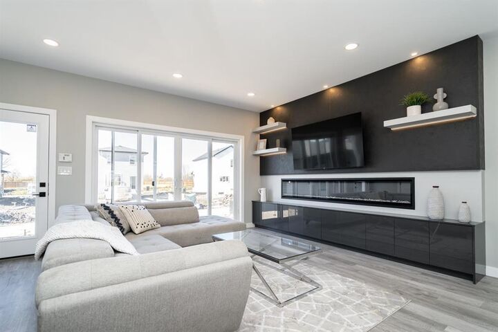 Property Photo: 61 Alderwood Way MB R4H 0G4