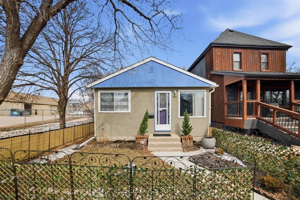 Property Photo:  485 Brandon Avenue  MB R3L 0T7 