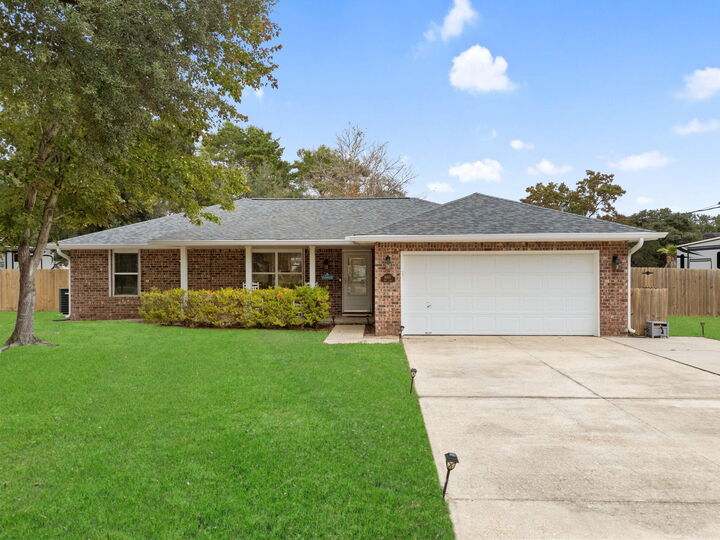 Property Photo:  8816 Kiwi Place  FL 32566 