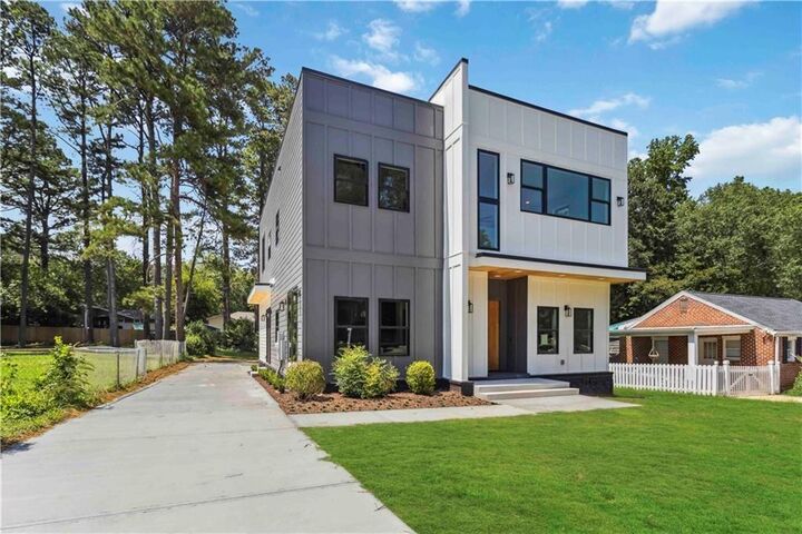 Property Photo:  1554 Columbia Circle  GA 30032 