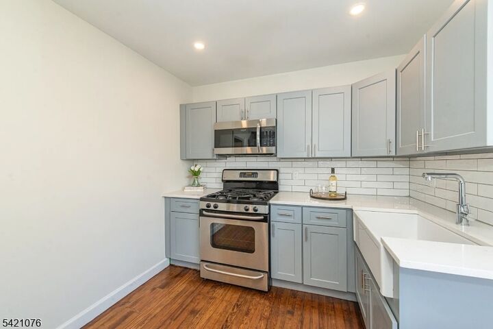 Property Photo:  116 Franklin St 2  NJ 07003 