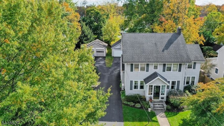 Property Photo:  555 Shackamaxon Dr  NJ 07090 