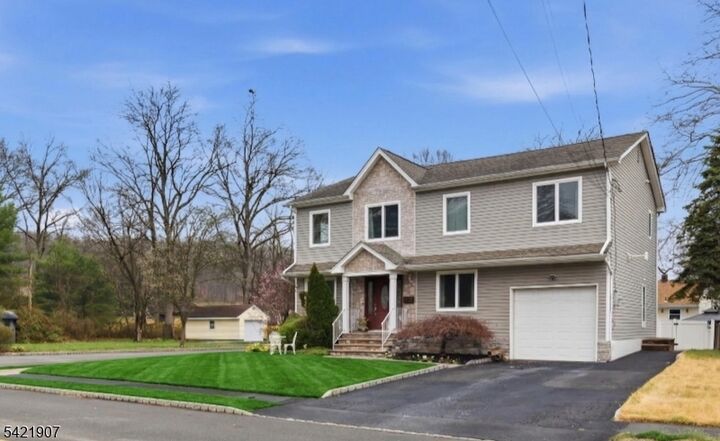 Property Photo:  122 Kipling Ave  NJ 07081 