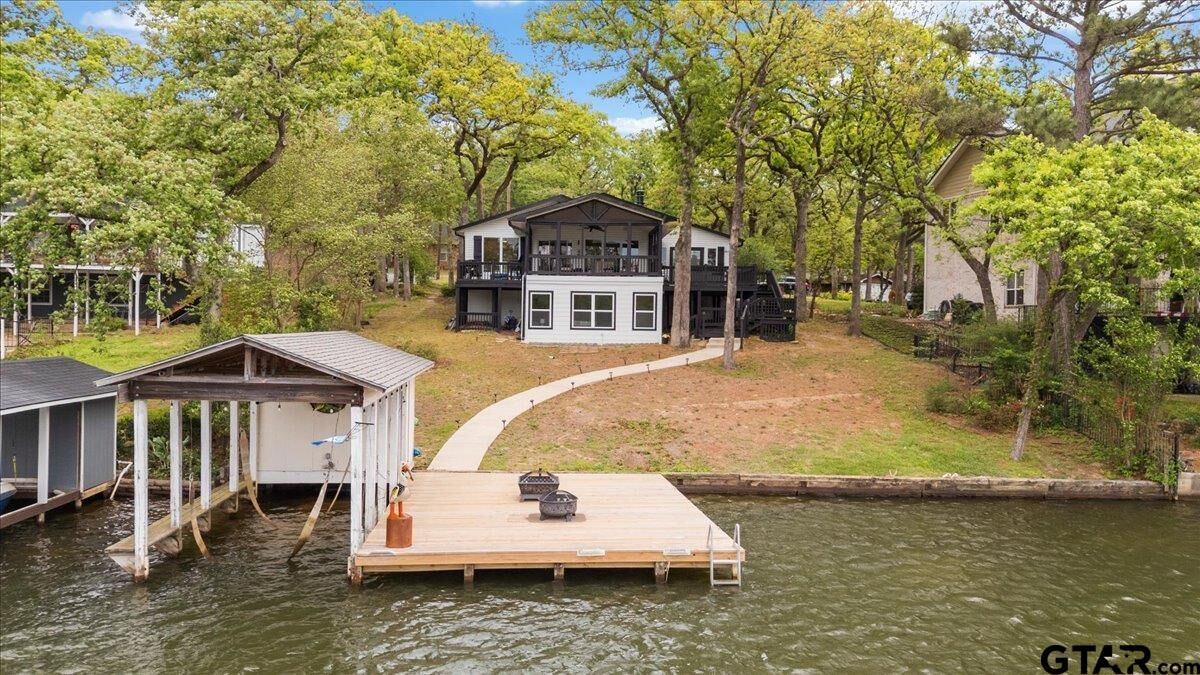 Property Photo:  532 E Hideaway Lane  TX 75771 