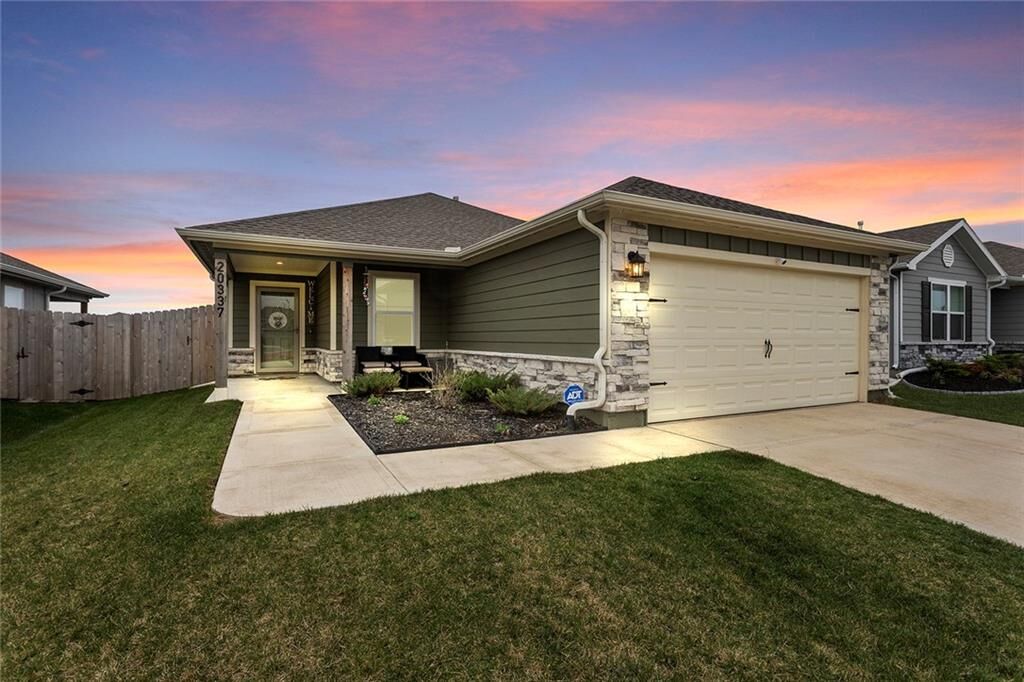 Property Photo: 20337 W 193rd Terrace KS 66083