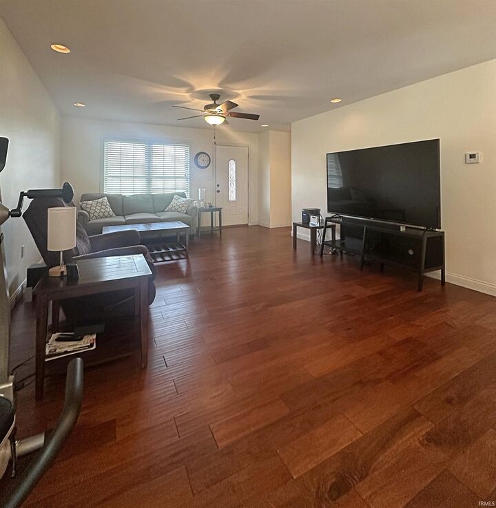 Property Photo:  903 SW 6th Street  IN 47501 