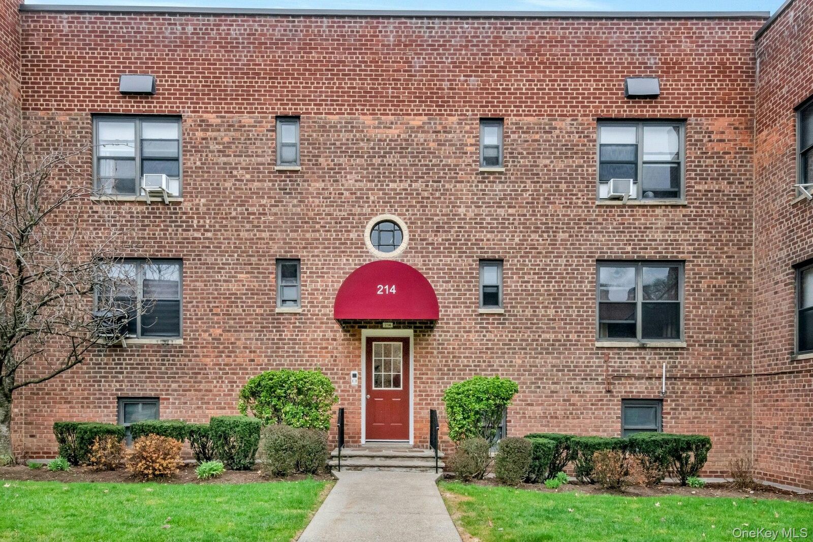 Property Photo:  214 Richbell Road 2C  NY 10543 