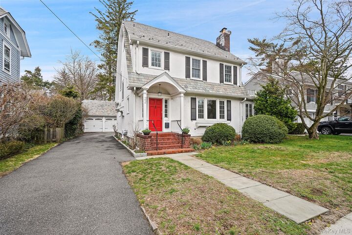 Property Photo:  22 Brookdale Place  NY 10580 