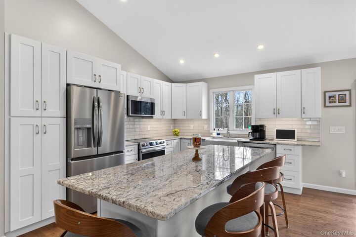 Property Photo: 6 Viaduct Court NY 12577