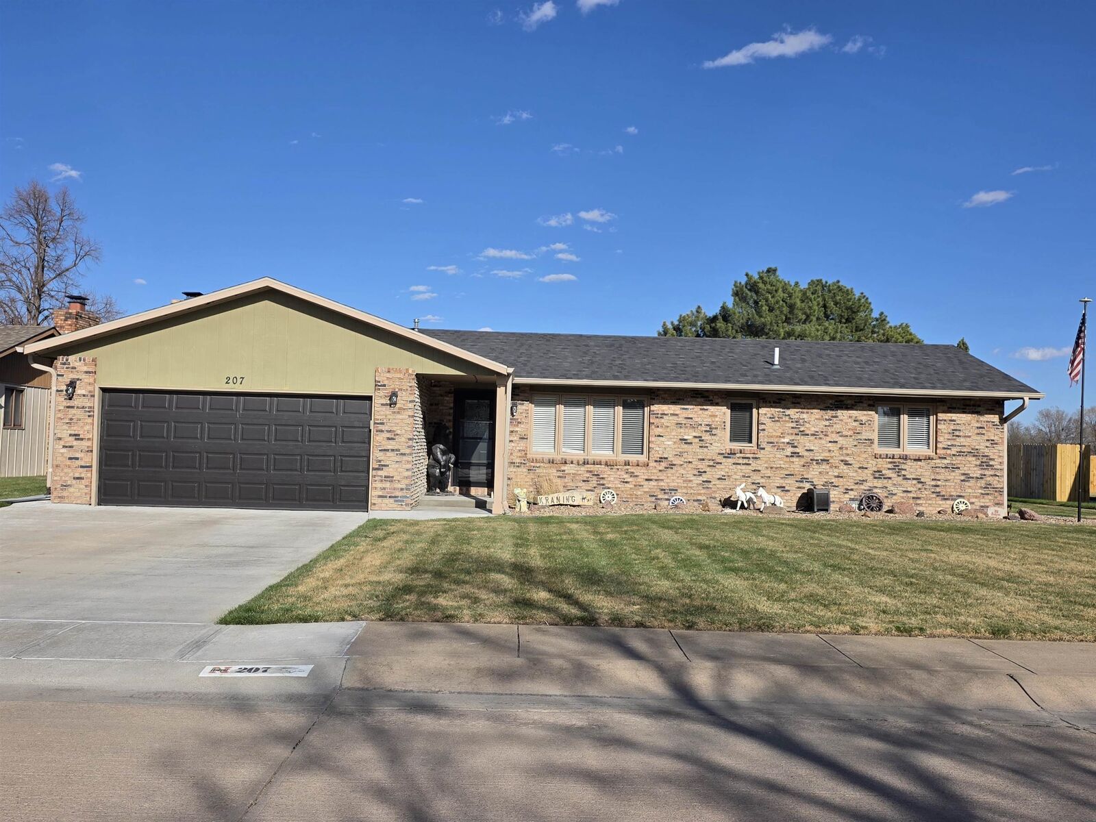 Property Photo:  207 W Redwood Dr  NE 69101 