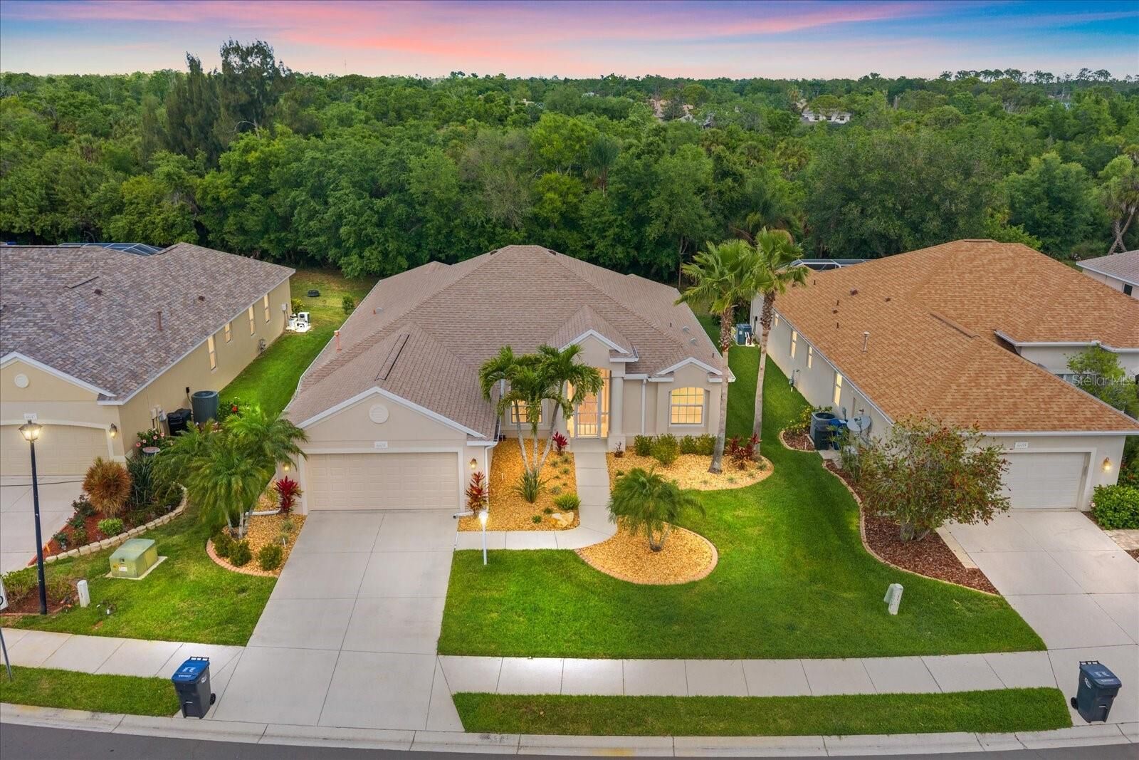 Property Photo: 6651 63rd Terrace E FL 34203