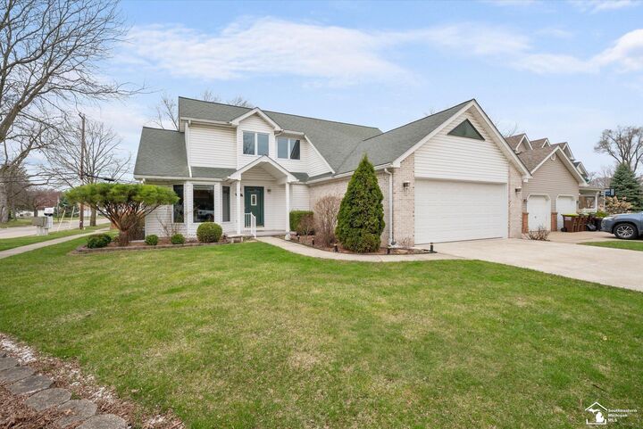 Property Photo:  730 Jennie Place Road  MI 48161 