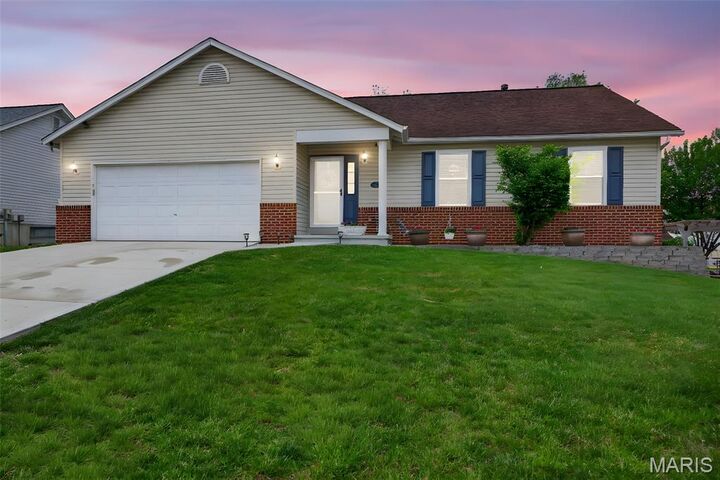 Property Photo:  5 Covered Wagon Trail Court  MO 63376 