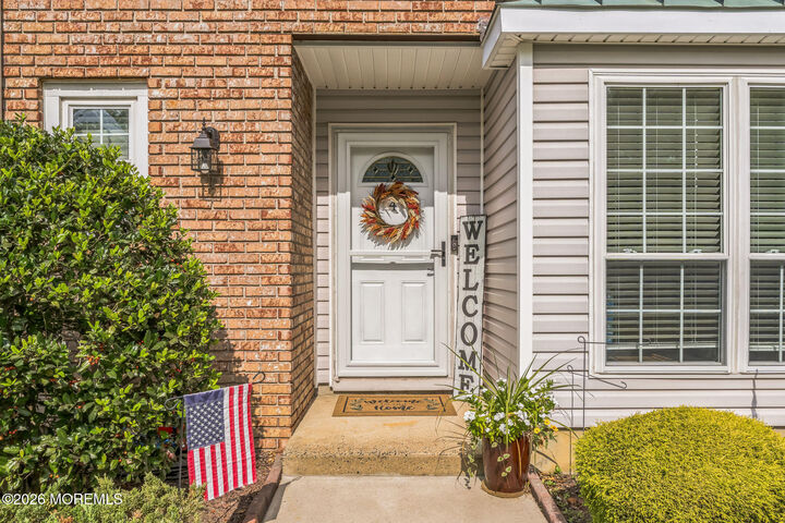 Property Photo:  4 Vassar Place  NJ 07751 