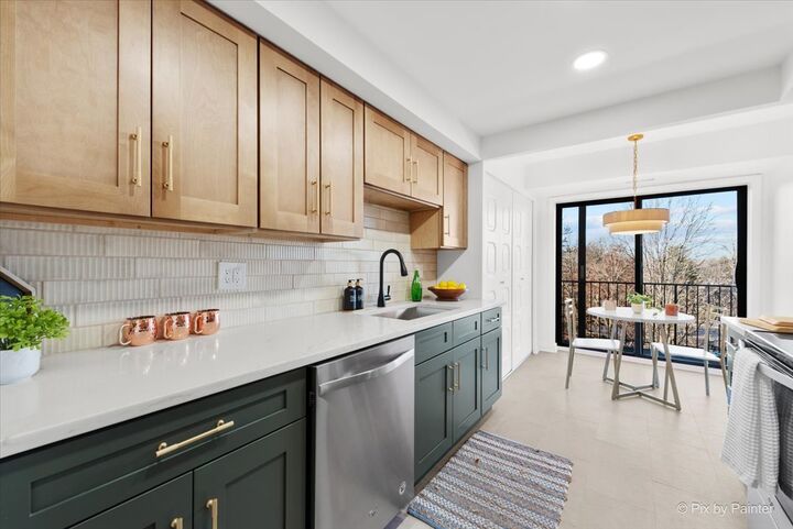 Property Photo:  1400 N Yarmouth Place 416  IL 60056 