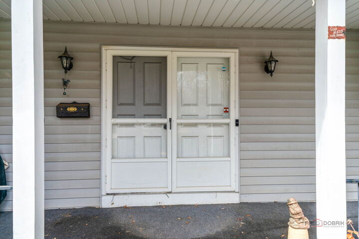 Property Photo: 1009 Hampton Court IL 60050