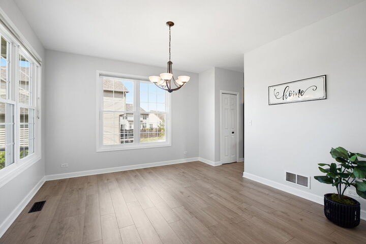 Property Photo:  215 S Winthrop Drive  IL 60073 