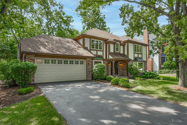 Property Photo: 1310 Champion Forest Court IL 60187