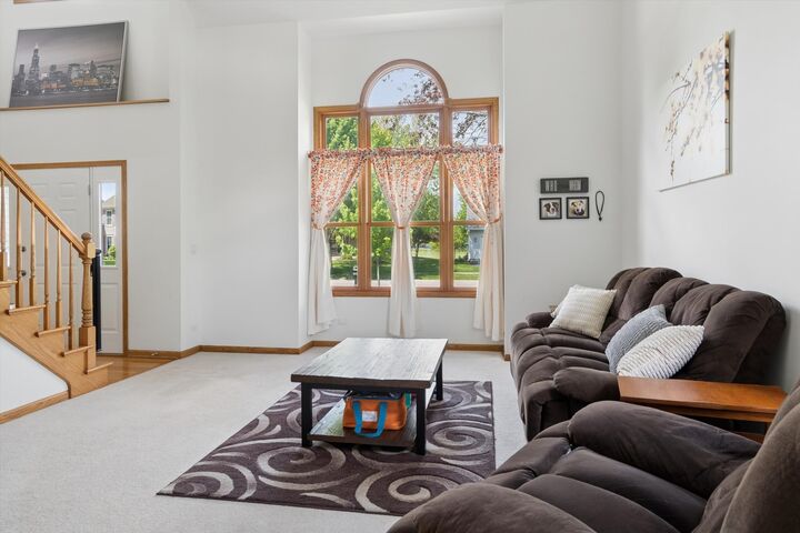 Property Photo:  