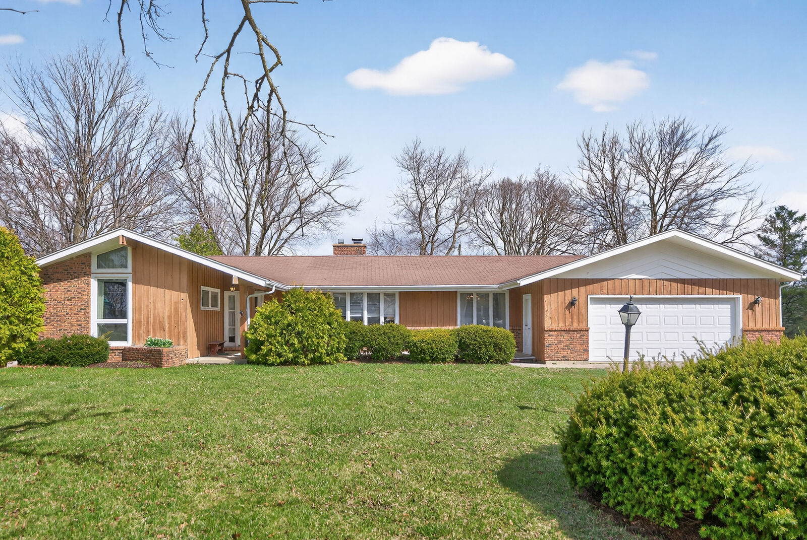 Property Photo:  103 Stoney Creek Road  IL 60115 