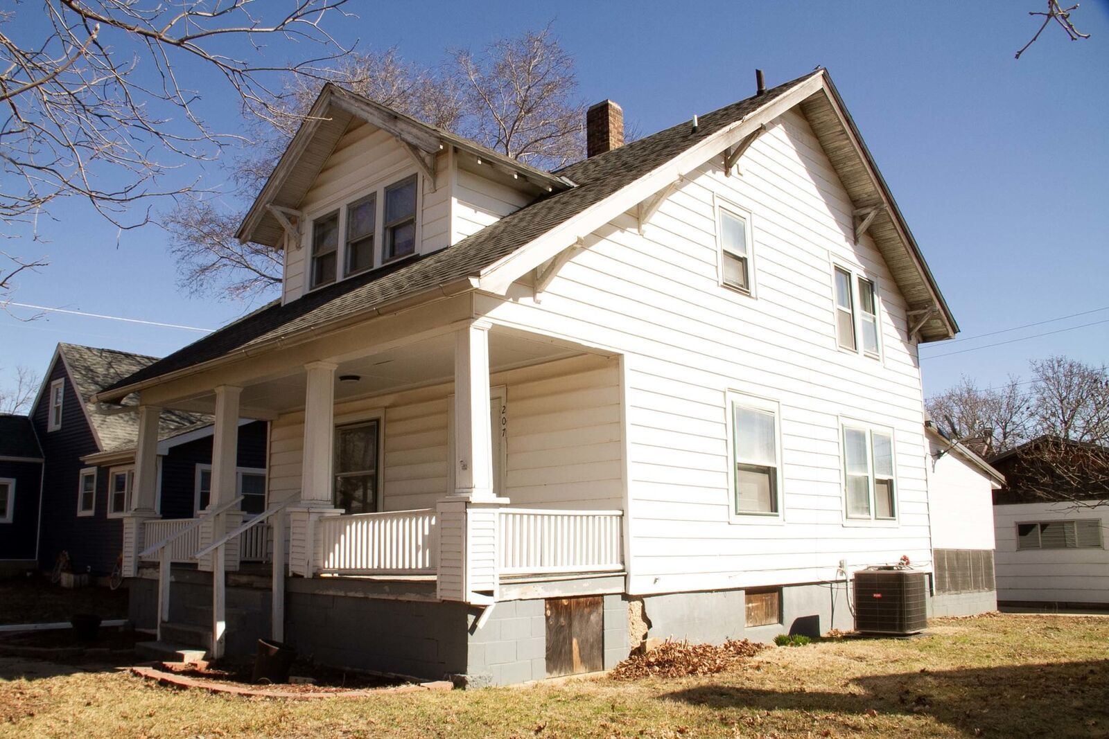 Property Photo: 207 Poplar Street IL 61322