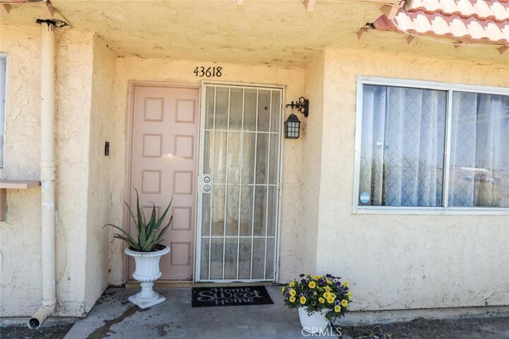 Property Photo:  43618 Stanridge Avenue  CA 93535 
