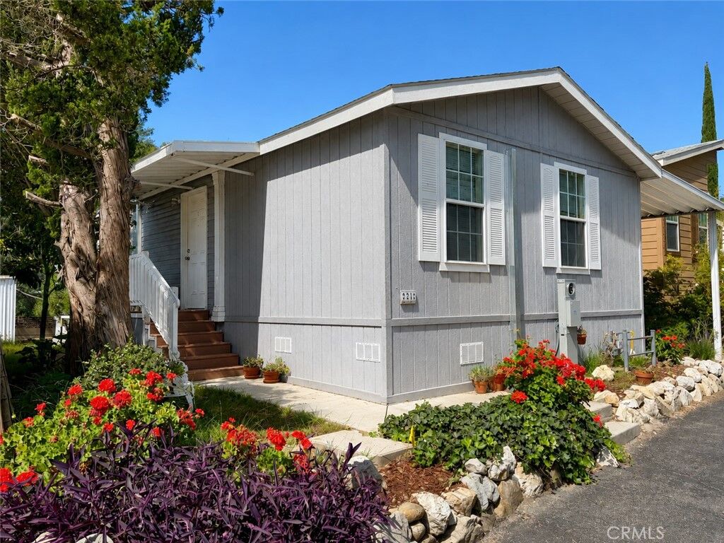 Property Photo:  4201 Topanga Canyon Boulevard 21  CA 91364 