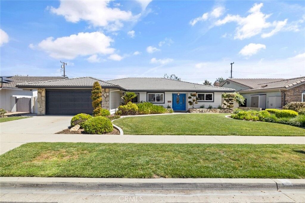 Property Photo:  1384 Roxborough  CA 92870 