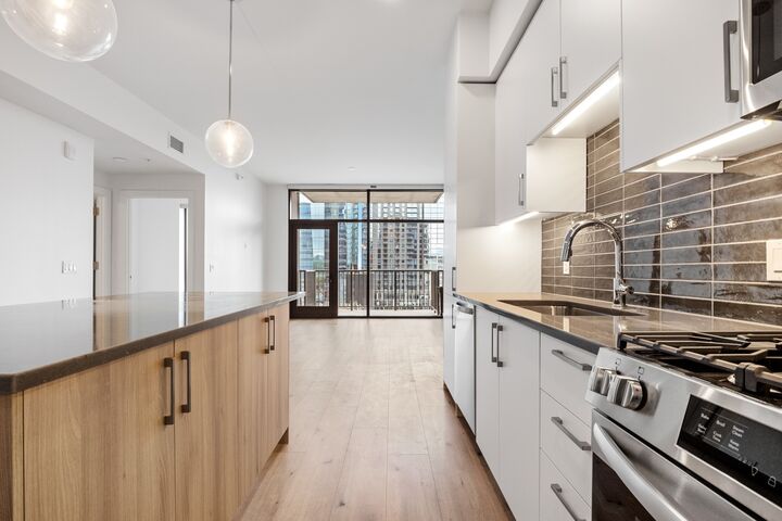 Property Photo:  1212 Demonbreun St A5 (H)  TN 37203 