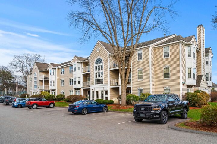 Property Photo:  5 Bernards Road  NH 03054 