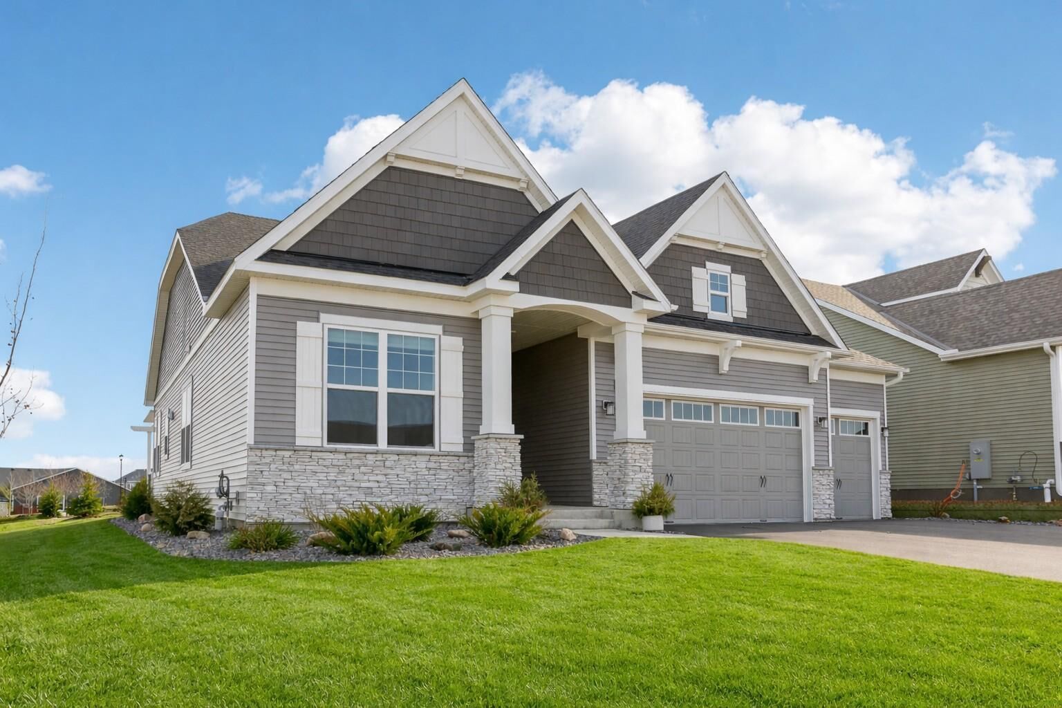 Property Photo: 986 Moers Drive MN 55318