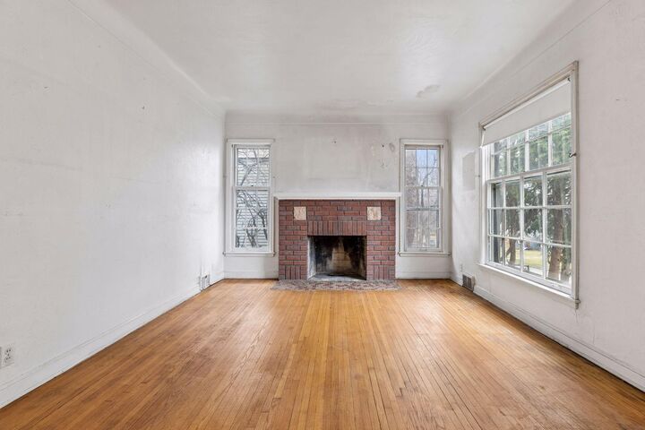 Property Photo:  1493 Eleanor Avenue  MN 55116 