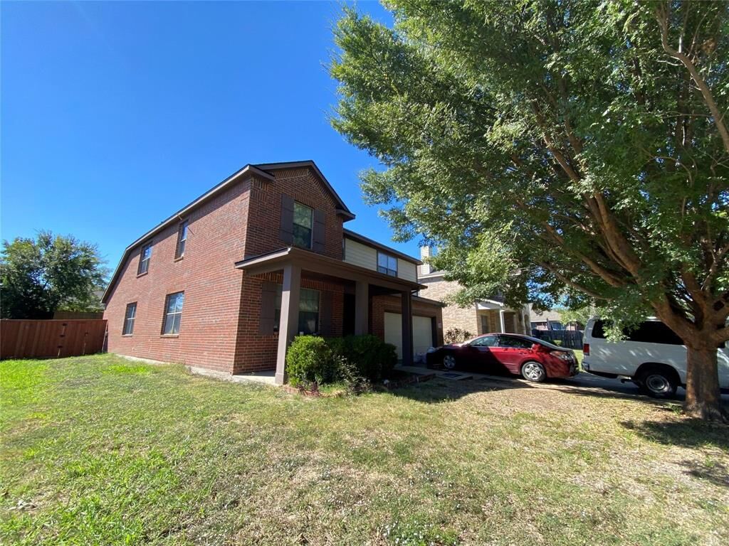 Property Photo: 2913 Castlebend Drive TX 75159