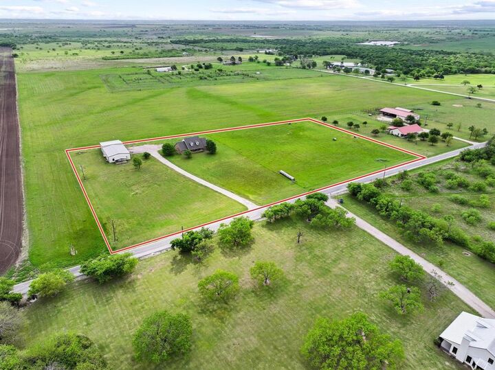 Property Photo:  386 Scoggins Road  TX 76271 