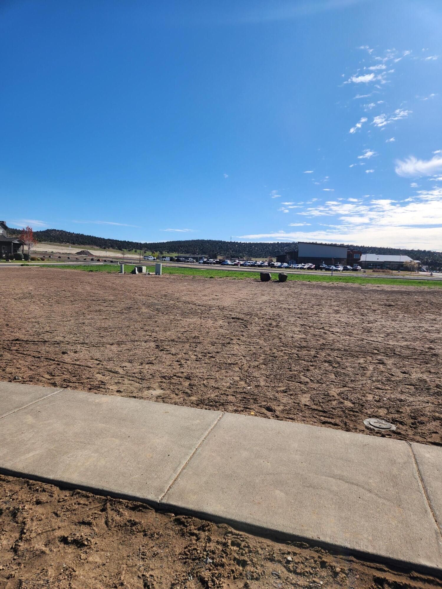 Property Photo:  772 NE Trestle Street  OR 97754 