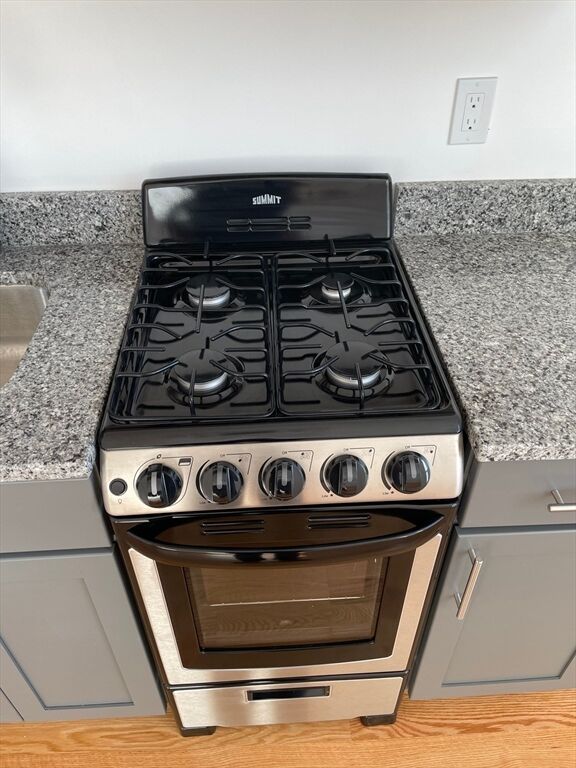 Property Photo:  64 Market St 506  MA 01901 