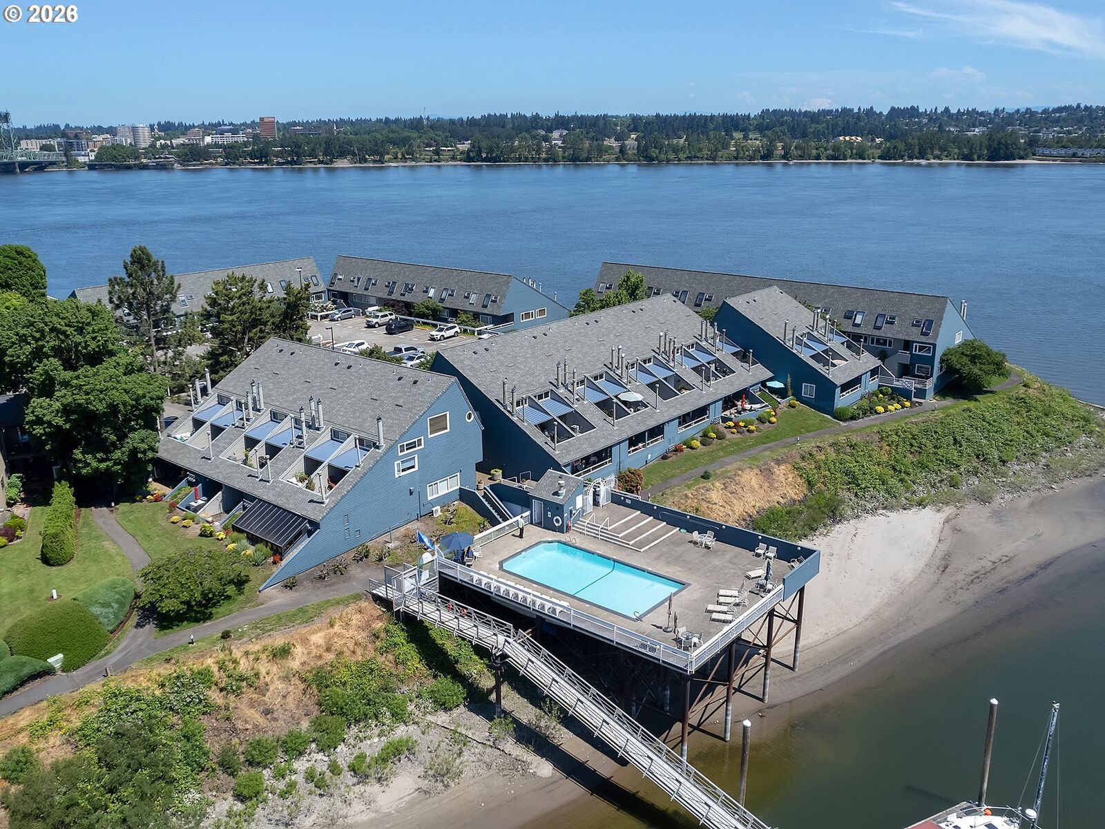 Property Photo:  81 N Hayden Bay Dr  OR 97217 