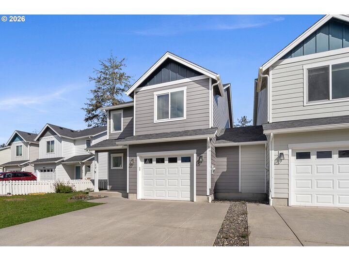 Property Photo:  17 NW 6th Pl  OR 97146 