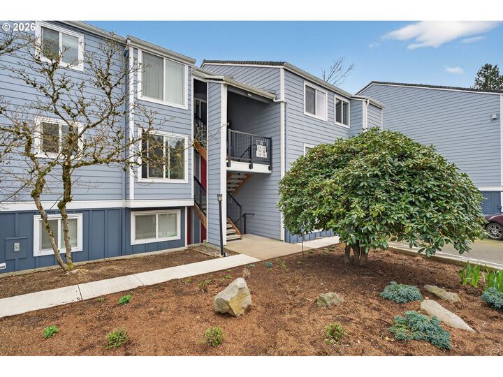 Property Photo:  47 Eagle Crest Dr 13  OR 97035 