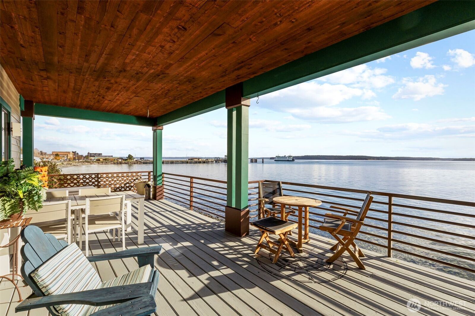 Property Photo:  1633  Water Street 1  WA 98368 