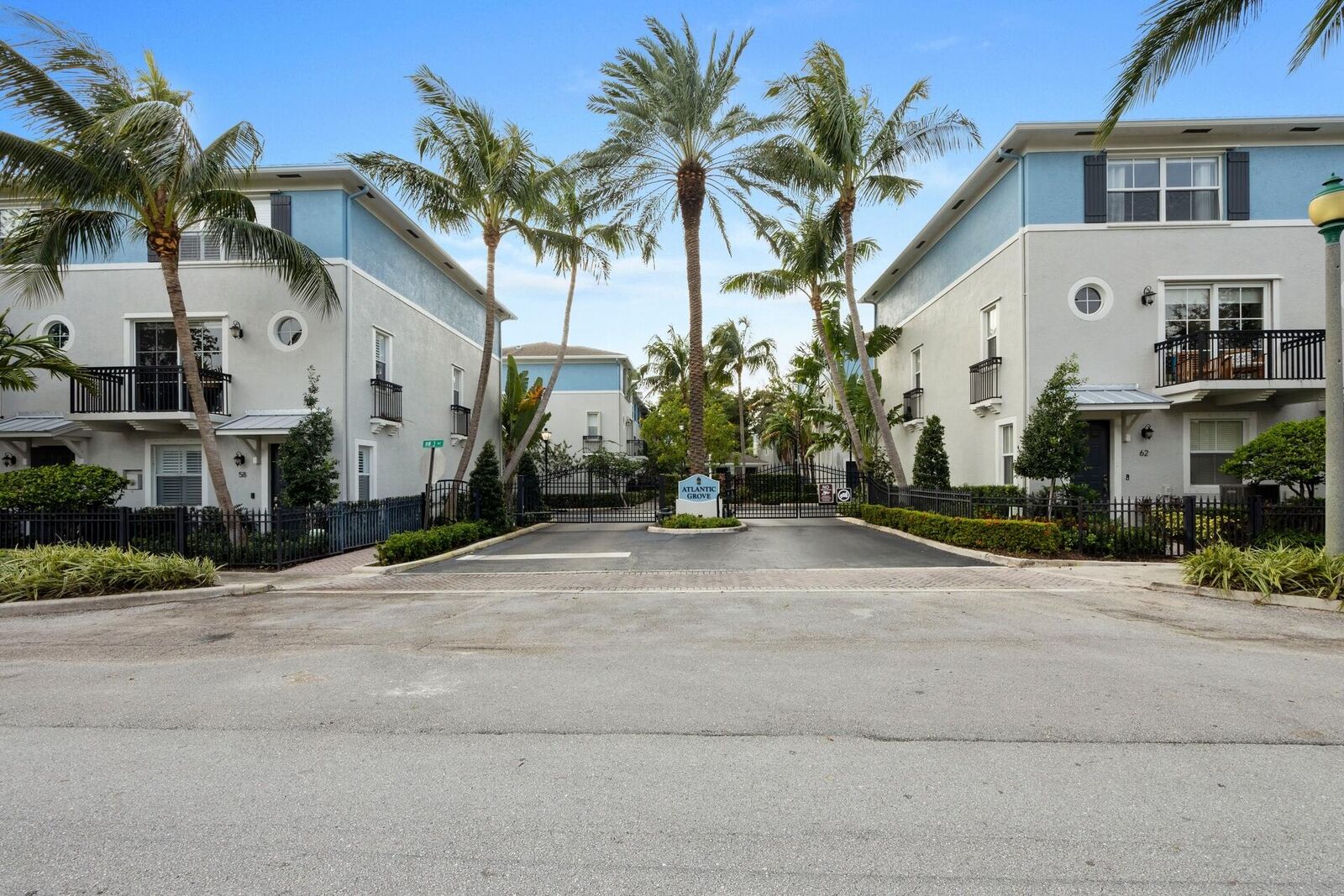 Property Photo: 58 Atlantic Grove Way FL 33444