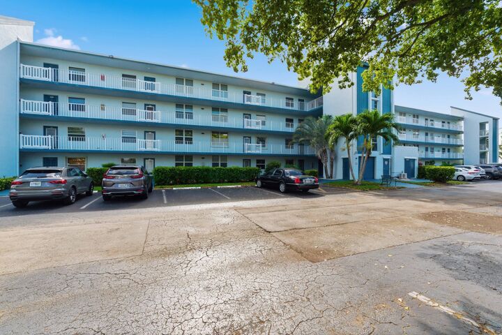 Property Photo:  1650 NW 80th Avenue Apt 204  FL 33063 