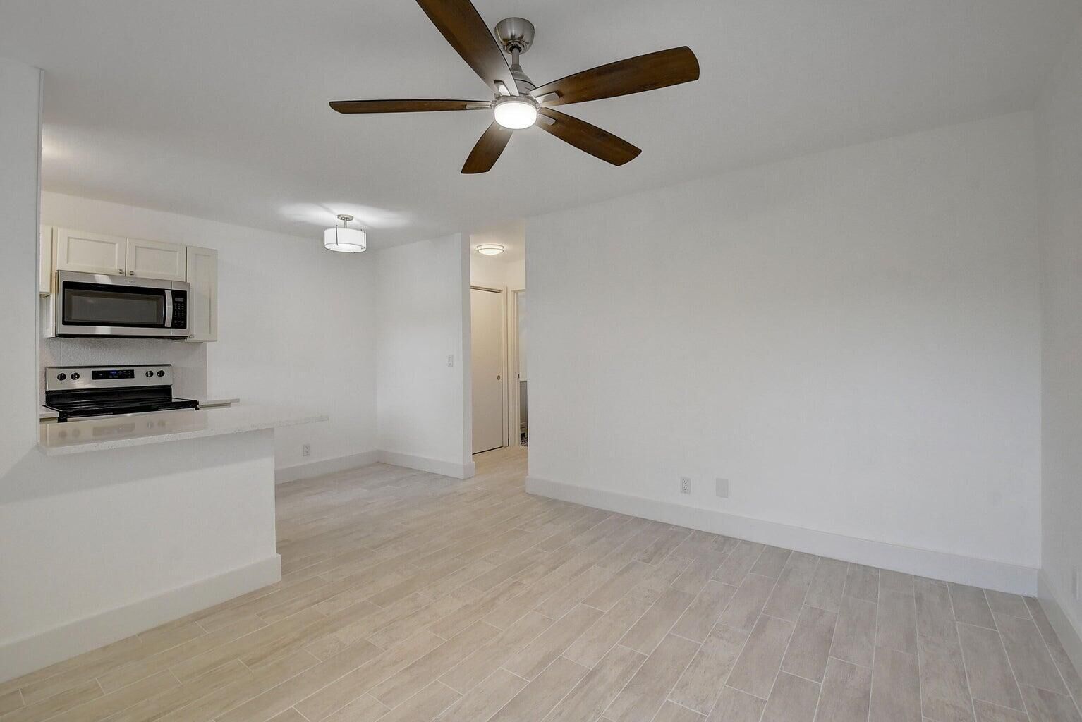 Property Photo:  525 S Broadway Street M  FL 33462 