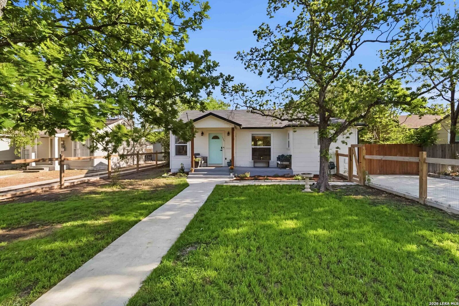 Property Photo:  124 Bryn Mawr  TX 78209 