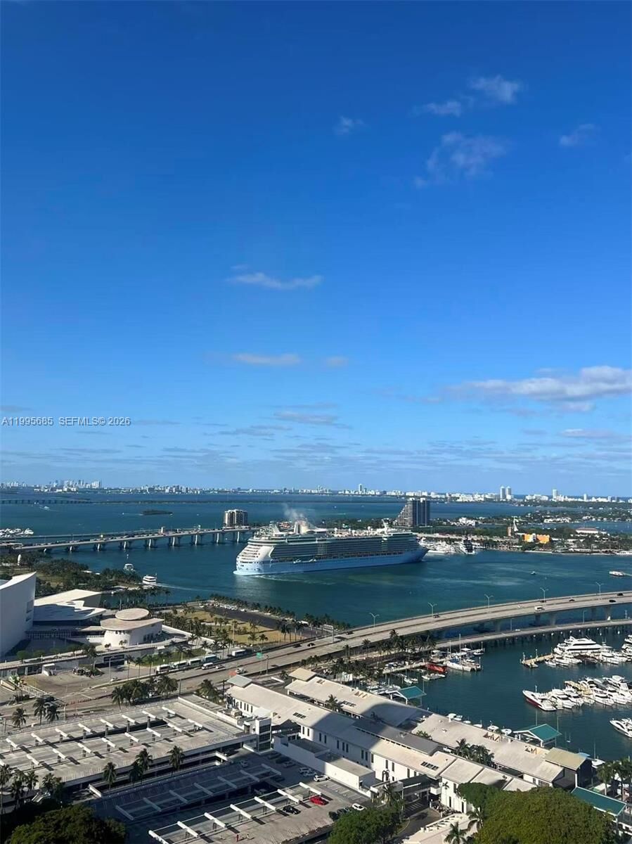 Property Photo: 244 Biscayne Blvd 3206 FL 33132