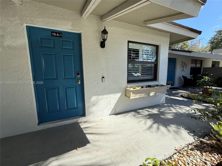 Property Photo: 3015 SW 20th Ter 19A1 FL 33445